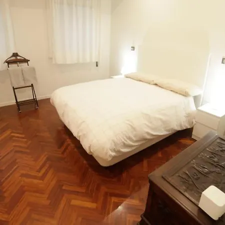 Piso Lujo En Gran Via Con Garaje ヴィーゴ